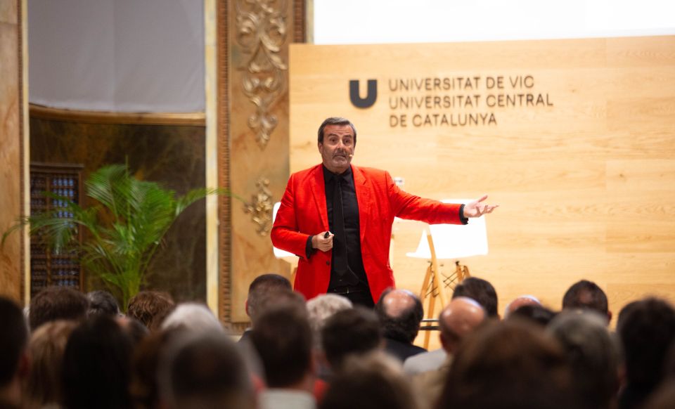 Xavier Sala i Martín en la conferència dels 10 anys d'UAlumni