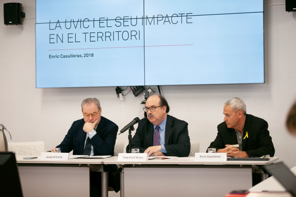 Presentació de l'informe d'impacte econòmic de la UVic. D'esquerra a dreta: Josep Arimany, Josep-Eladi Baños i Enric Casulleras