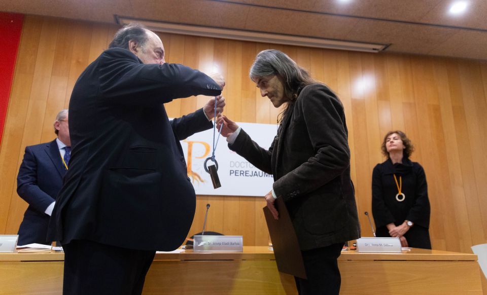 La UVic-UCC investeix doctor ‘honoris causa’ Perejaume pel seu compromís amb la terra, la llengua i la cultura catalana