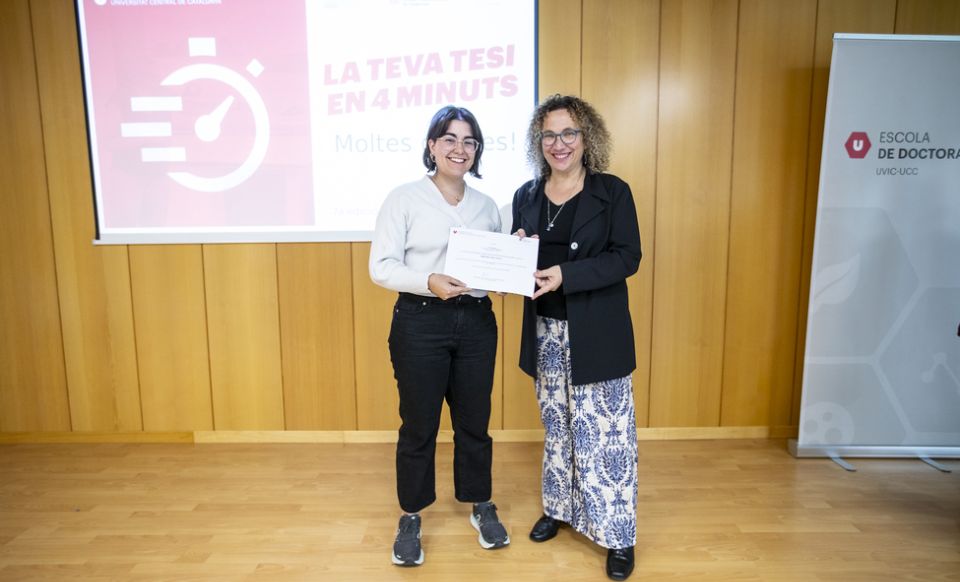  Mariona Caro Crous, ganadora del concurso "Tu tesis en 4 minutos"
