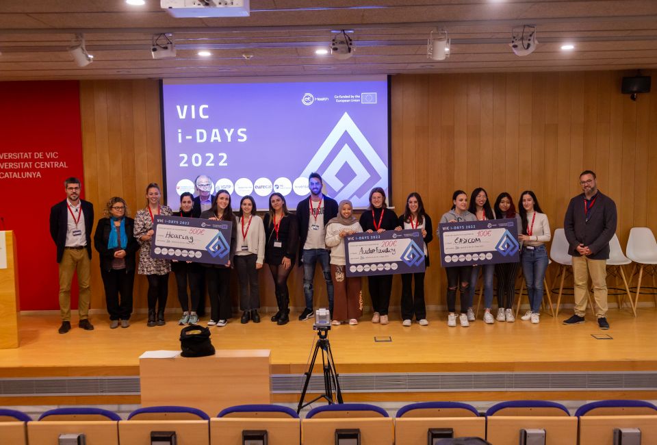 Los tres equipos ganadores del campeonato Vic i-Days 2022