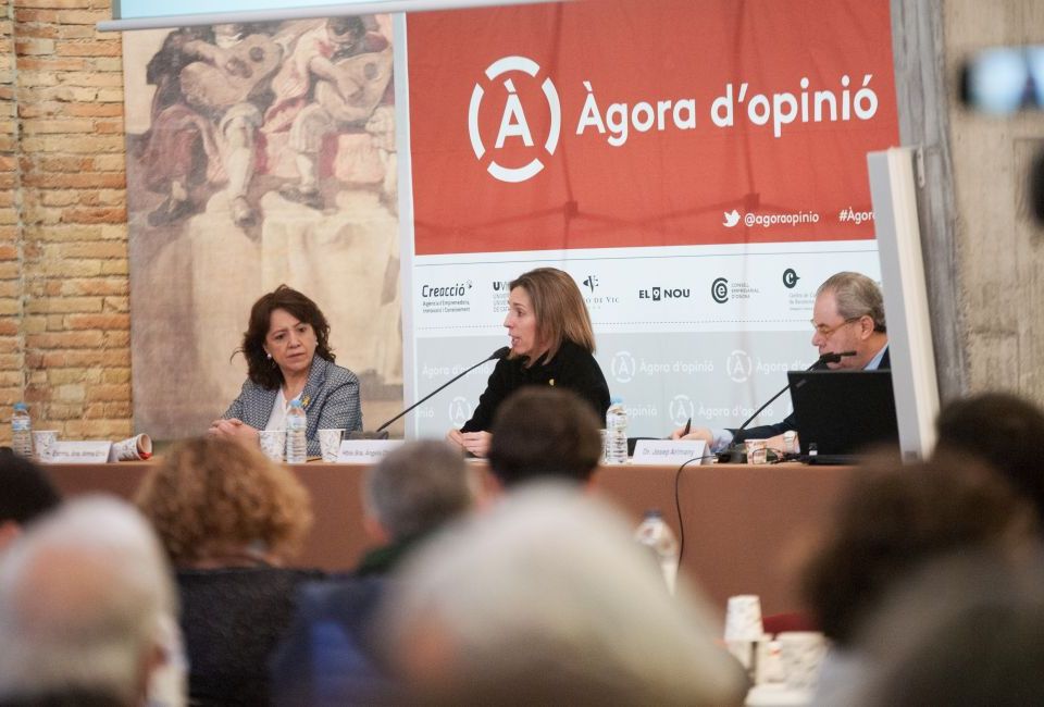 Anna Erra, Àngels Chacón i Josep Arimany a l'Àgora d'opinió d'aquest divendres